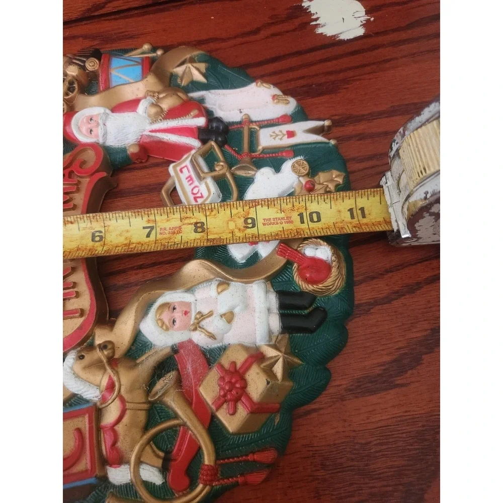 Vintage Plastic Christmas Wreath Molded Hard Plastic 10‎ In Kitchy Retro